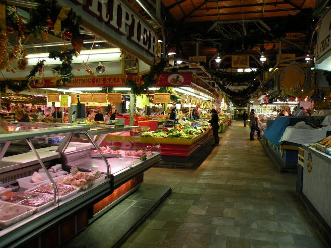  le marché couvert en période de fêtes